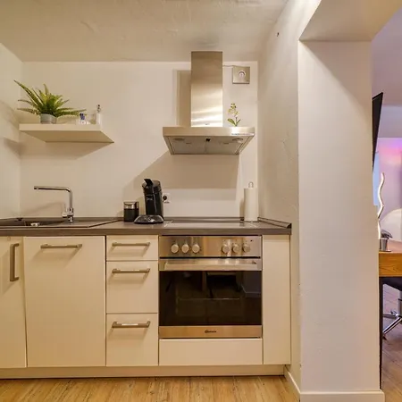 Zuarin Gewoelbekeller - Direkt Am Schlossgarten Von - Parkplatz Auf Anfrage - Aufladestation Fuer Elektro-autos Vorhanden *